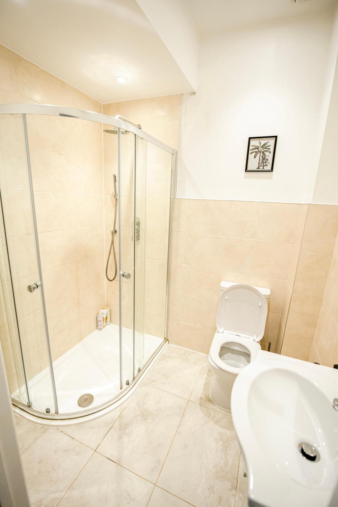 Charming 2-Bedroom Flat In Shepherd'S Bush, Near Hammersmith London Exterior photo