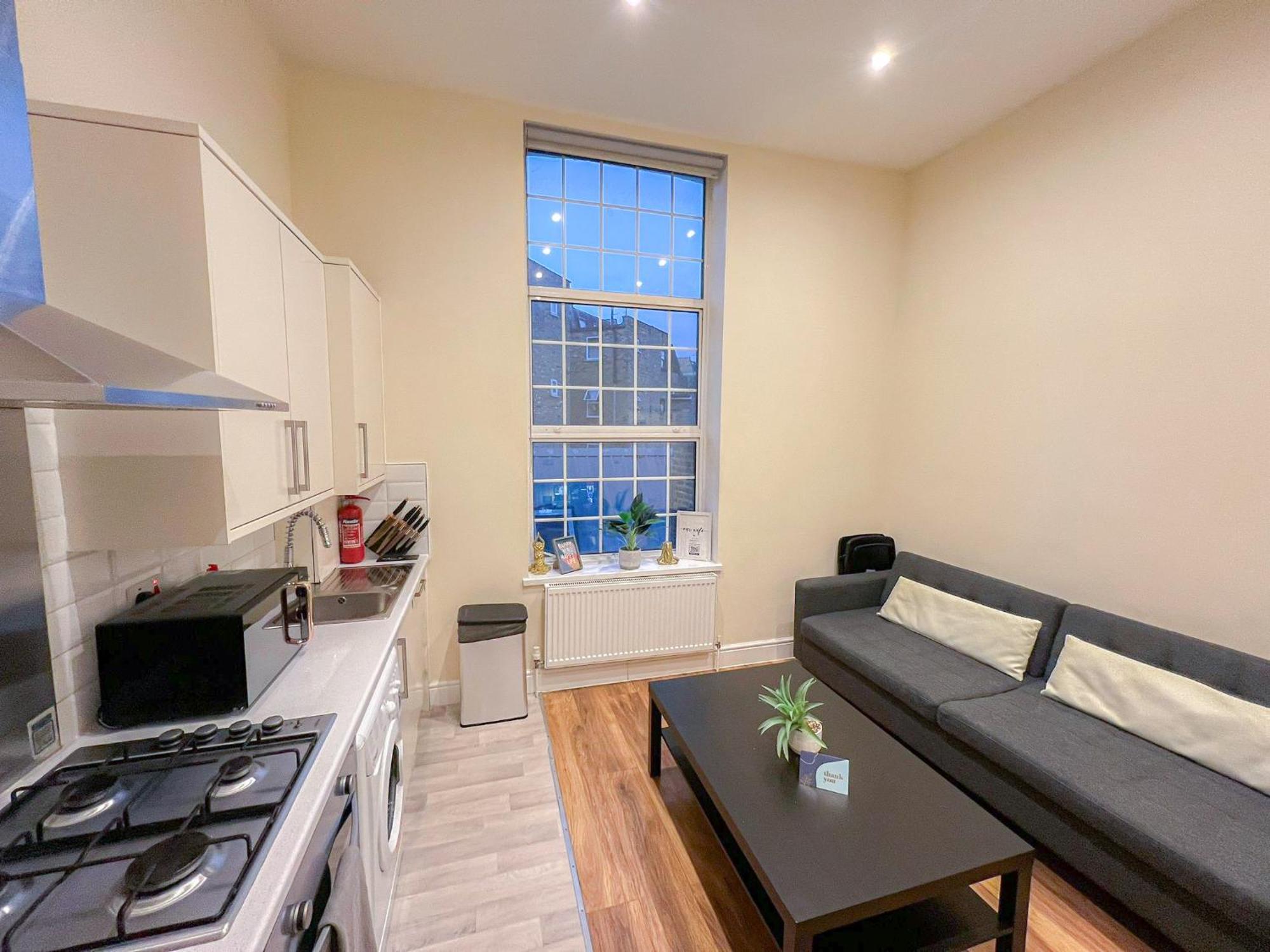 Charming 2-Bedroom Flat In Shepherd'S Bush, Near Hammersmith London Exterior photo